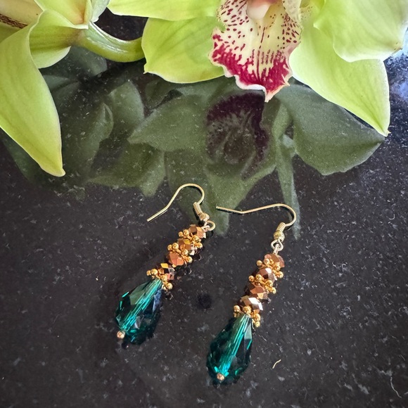 Handmade elegant Earrings - Picture 1 of 4